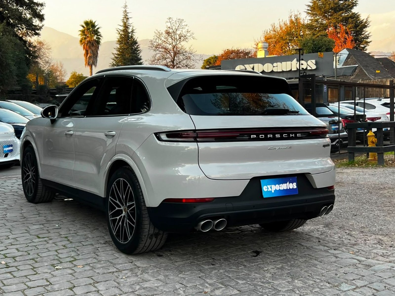 Porsche CAYENNE S V8 E3 II 4.0 2024 - Foto 4 de 10