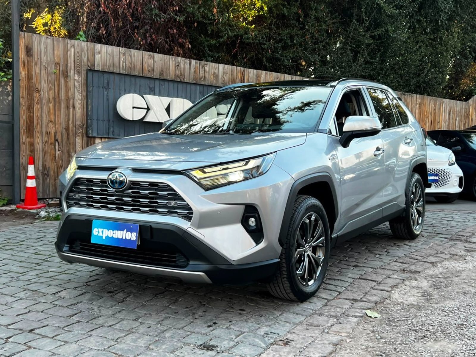 Toyota RAV 4 LIMITED CVT 2.5 HÍBRIDO 2023 - Foto 3 de 10