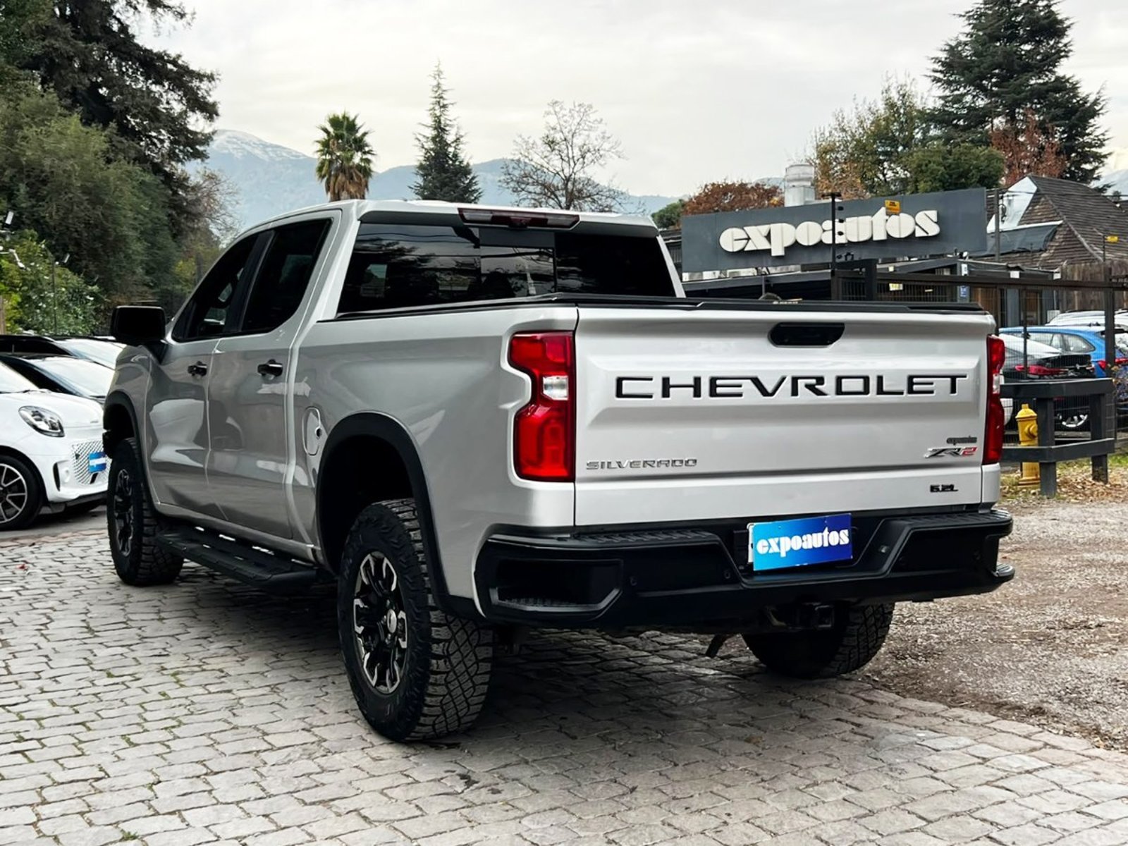 Chevrolet SILVERADO ZR2 6.2 2023 - Imagen 4 de 10
