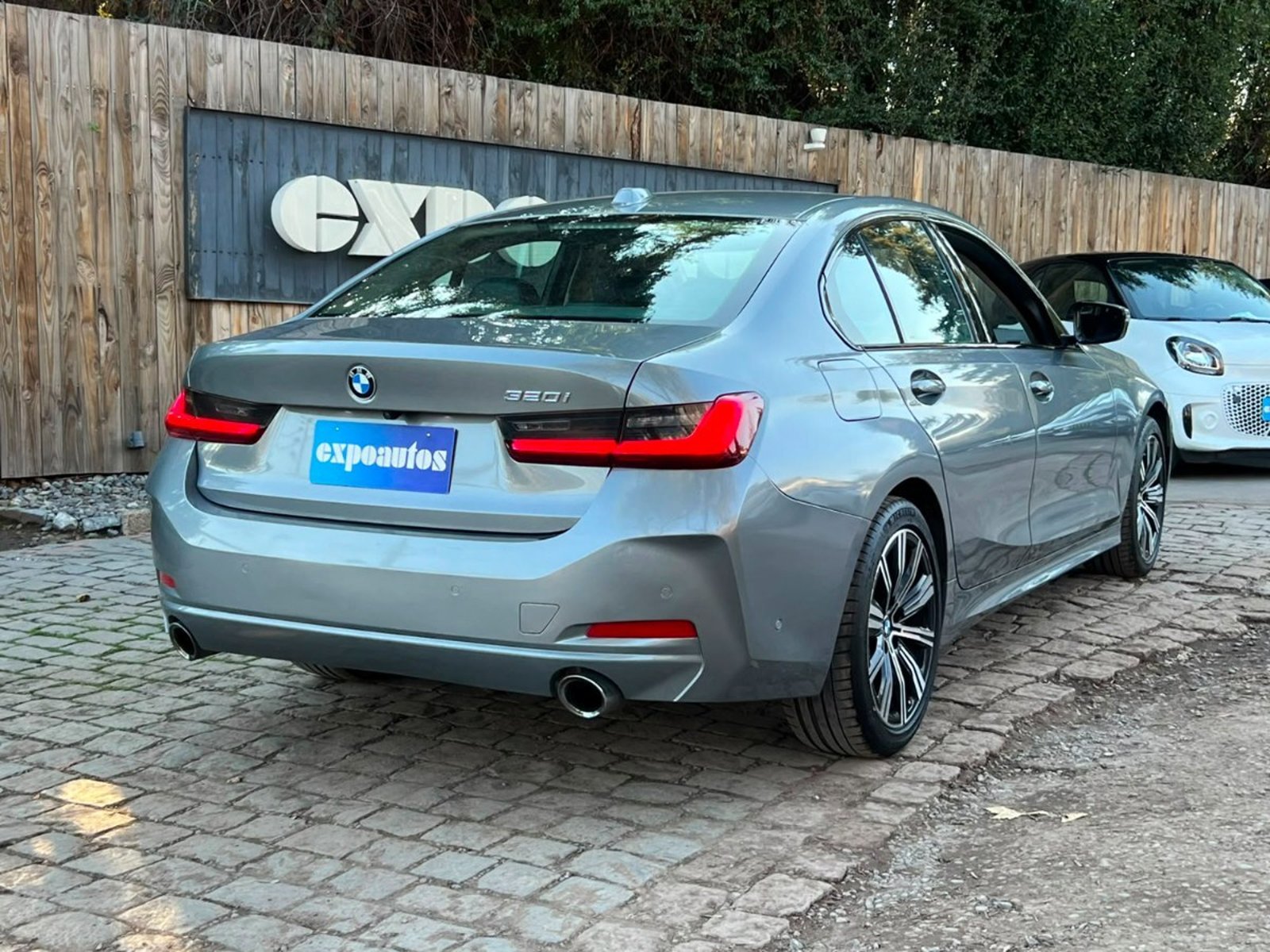 BMW 320 DYNAMIC 2.0 AT 2023 - Imagen 4 de 10