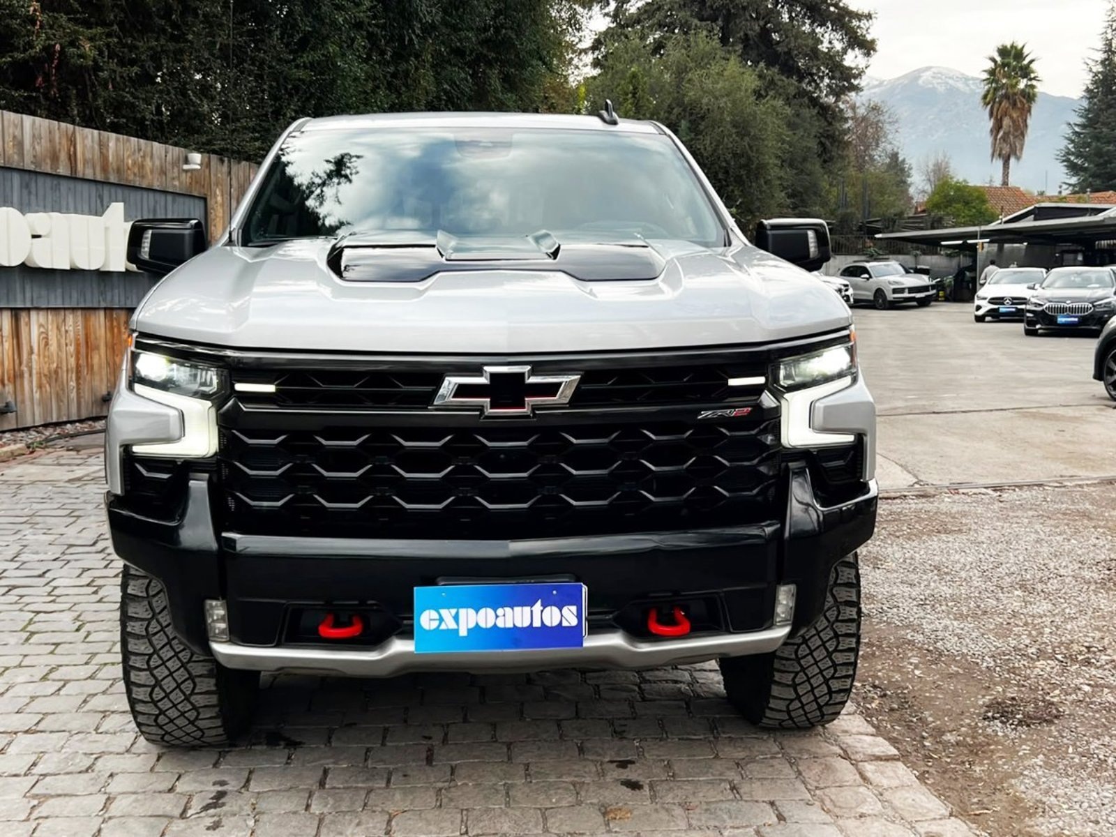 Chevrolet SILVERADO ZR2 6.2 2023 - Foto 2 de 10