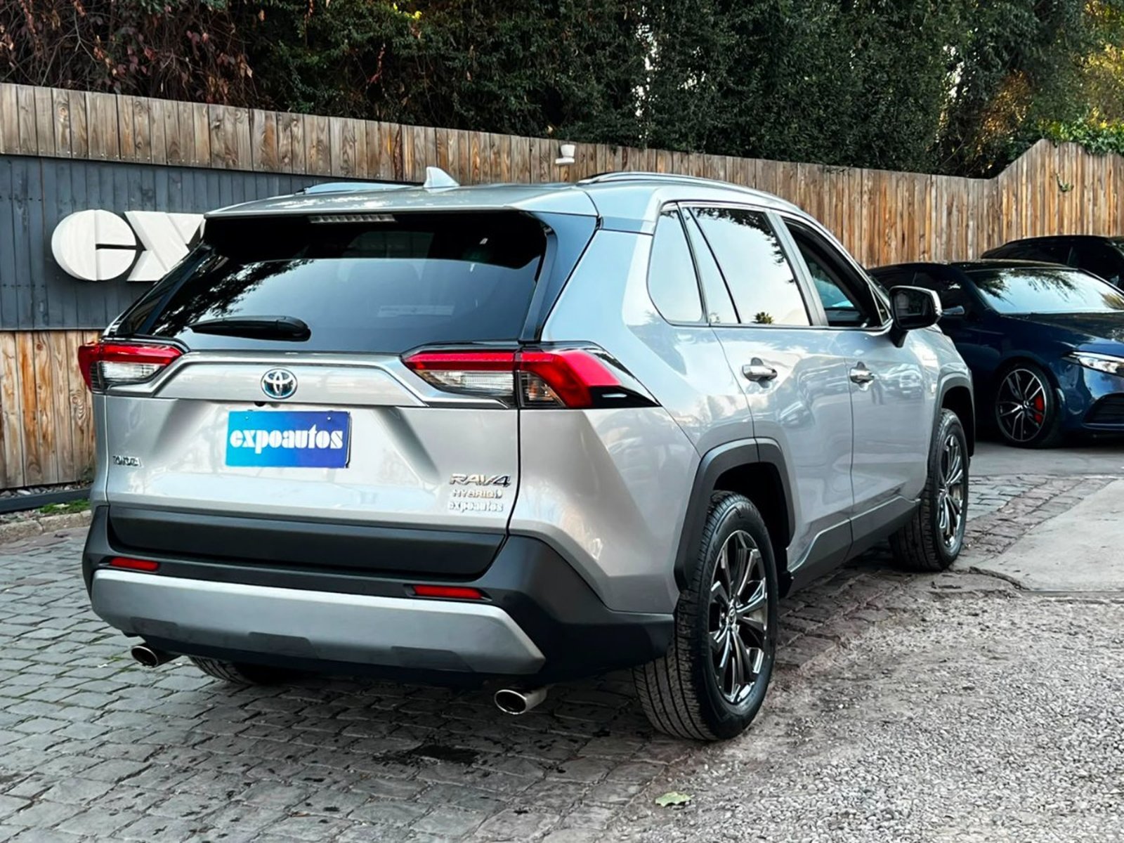 Toyota RAV 4 LIMITED CVT 2.5 HÍBRIDO 2023 - Imagen 4 de 10