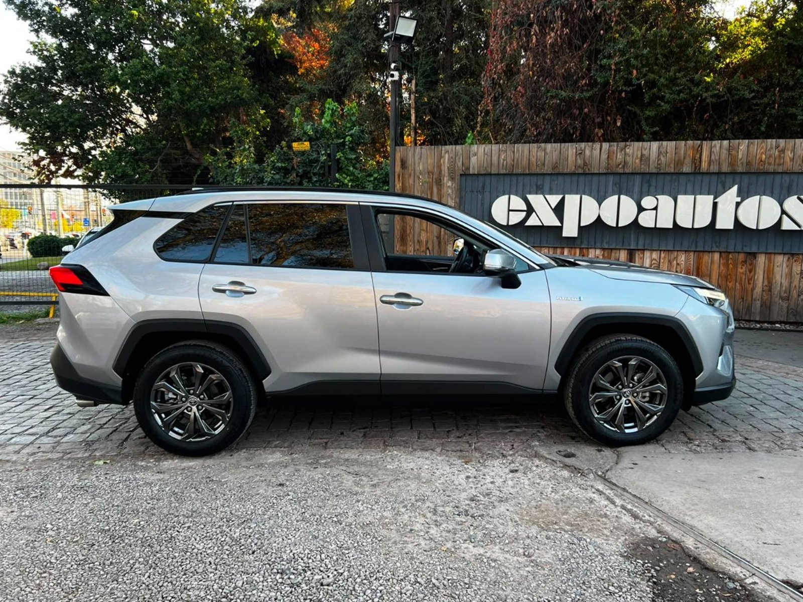Toyota RAV 4 LIMITED CVT 2.5 HÍBRIDO 2023 - Imagen 7 de 10