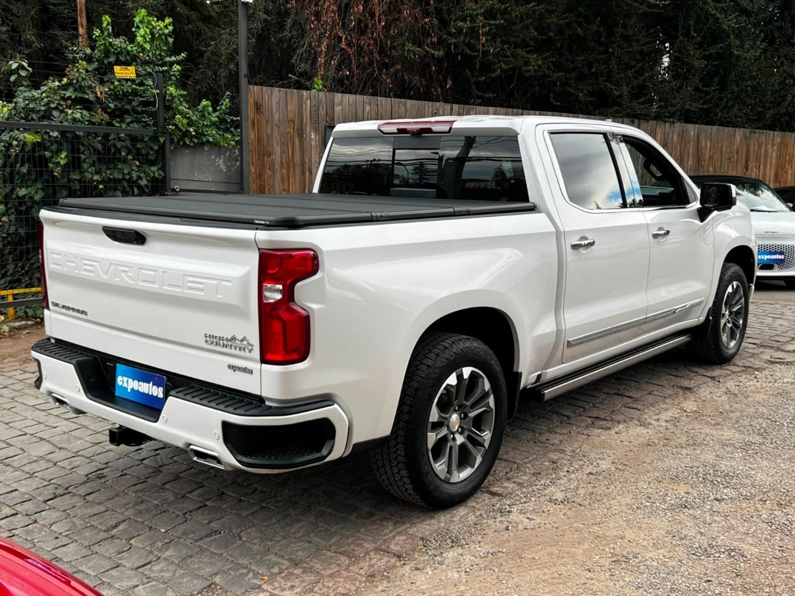CHEVROLET SILVERADO HIGH COUNTRY 3.0 2023 - Imagen 6 de 10