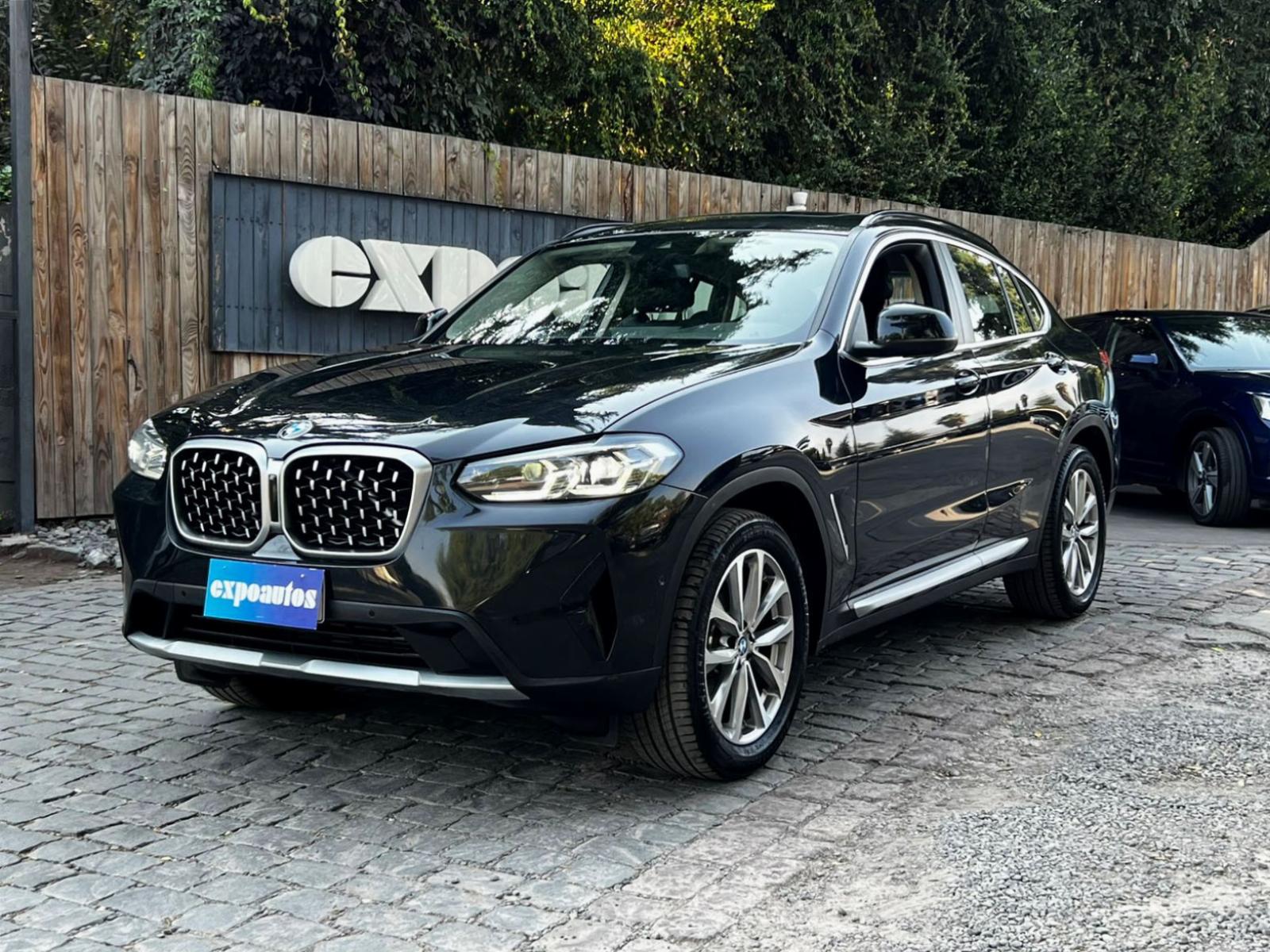 BMW X4 HERITAGE XDRIVE 2.0i LCI 2024 - Foto 2 de 10