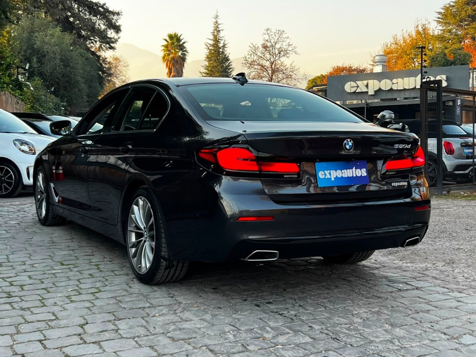 BMW 520 D HERITAGE 2.0 2022 - Imagen 6 de 10