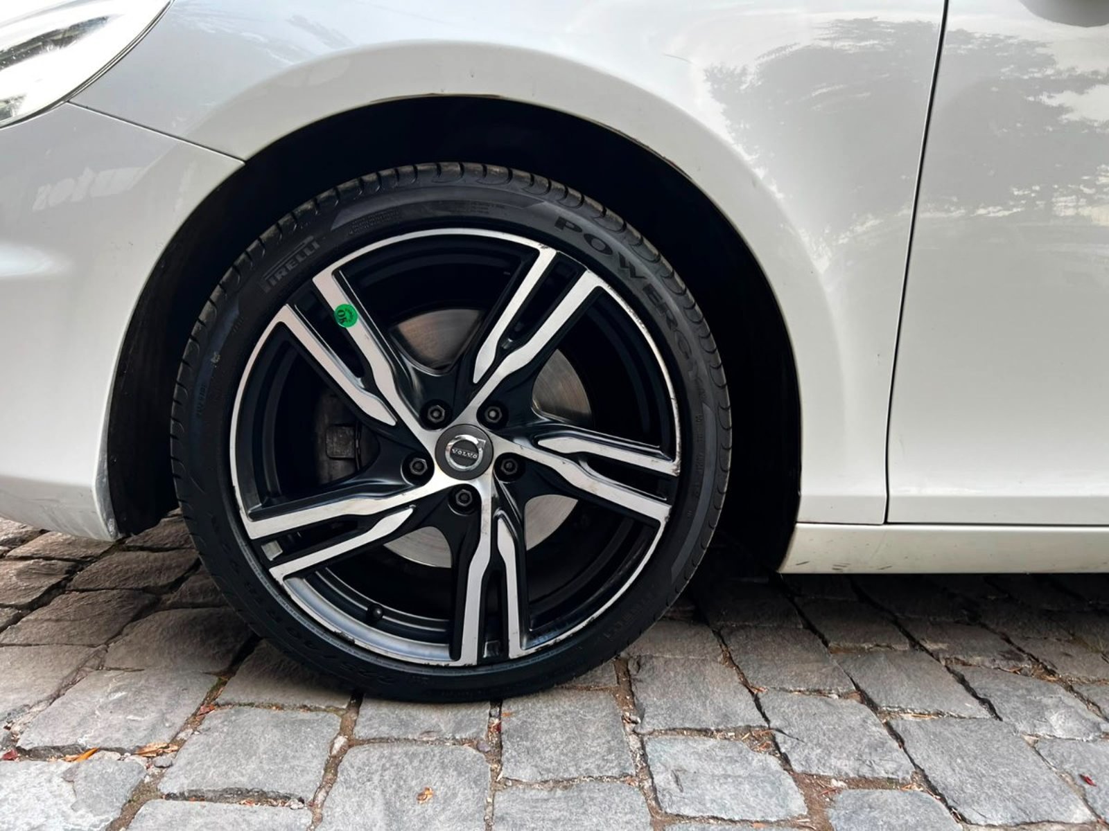 Volvo V40 T4 2.0 R-DESING 2018 - Imagen 10 de 10