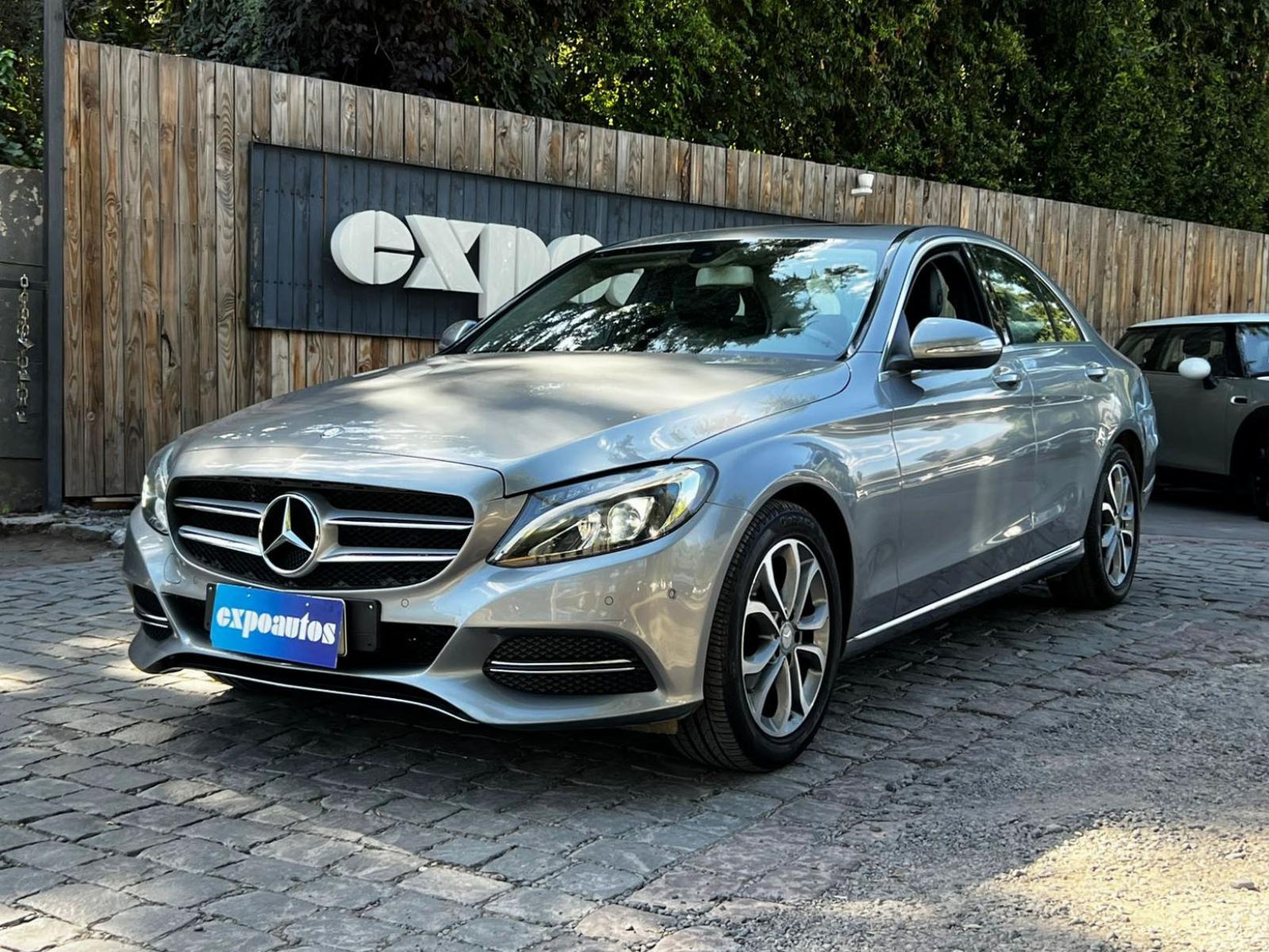 Mercedes-Benz C200 2.0 AT 2015 - Foto 2 de 10