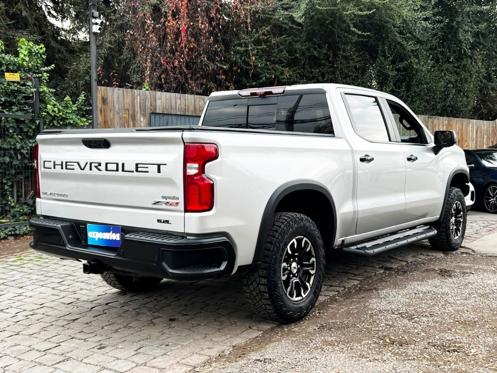 Chevrolet SILVERADO ZR2 6.2 2023 - Imagen 6 de 10