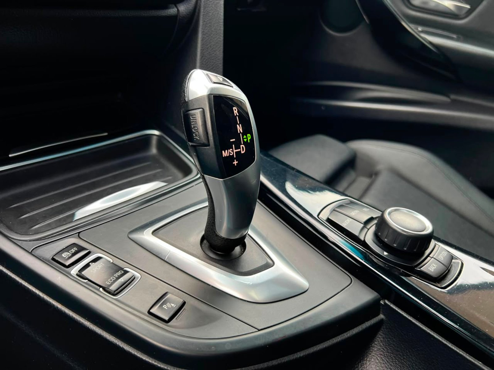 BMW 320 2014 - Imagen 18 de 20