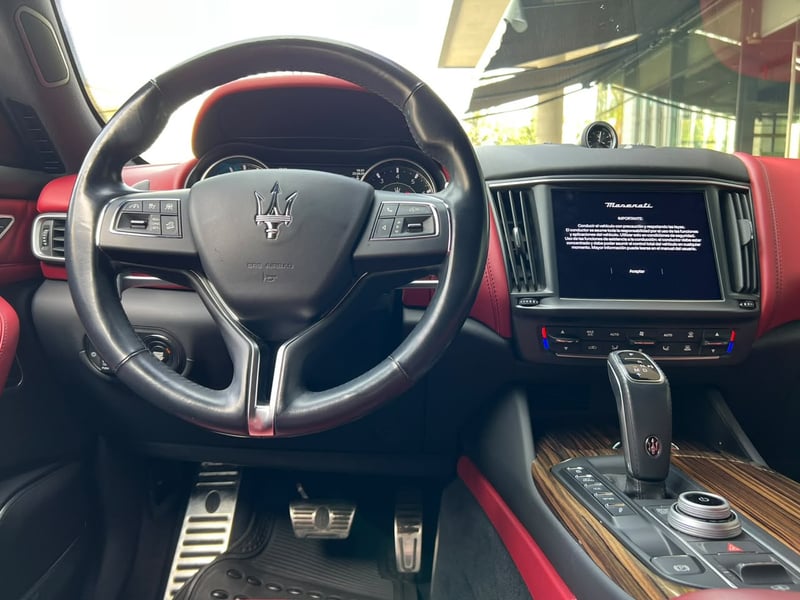Maserati LEVANTE 2022 - Imagen 12 de 20