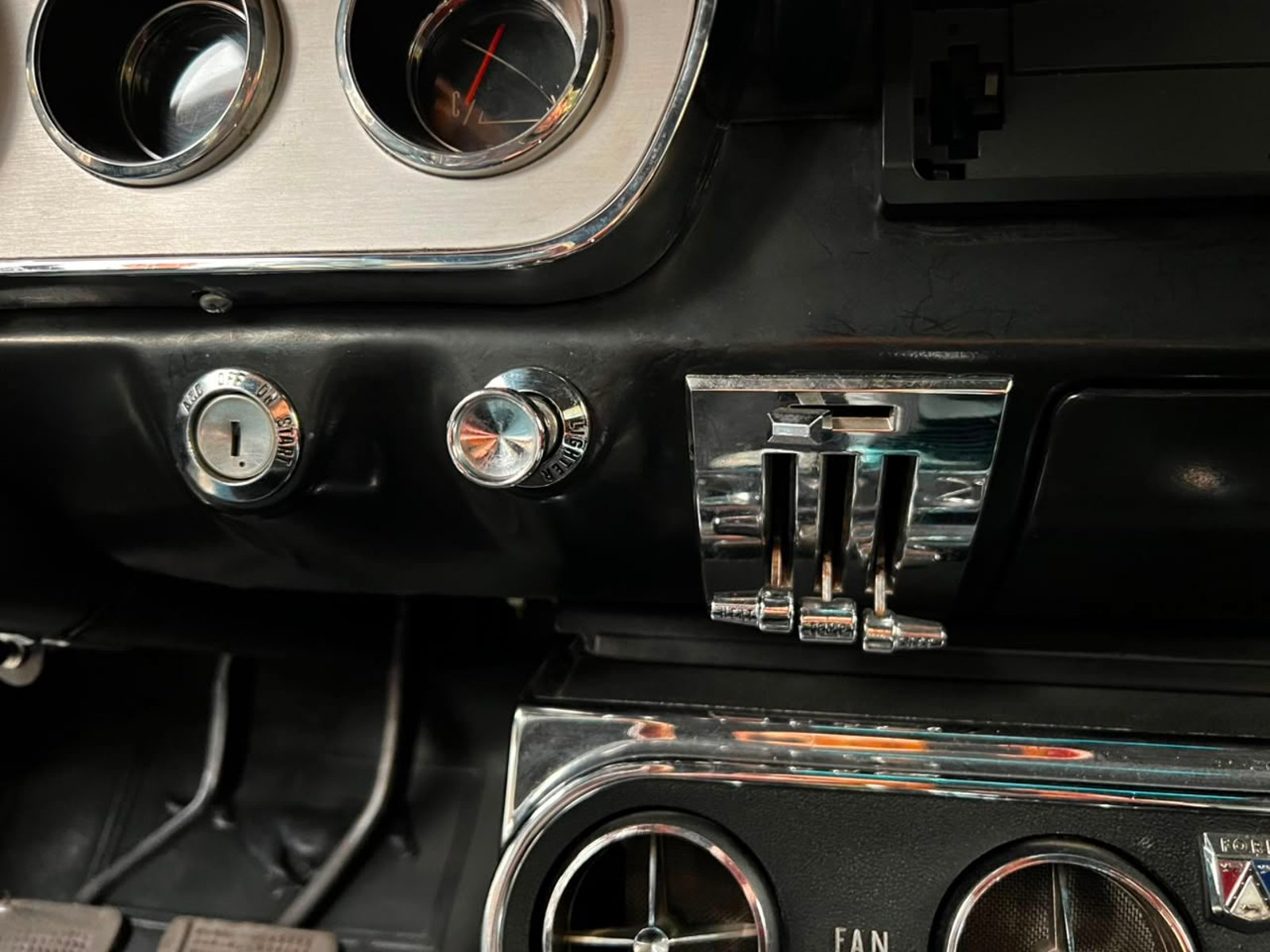 Ford MUSTANG 1966 - Imagen 16 de 20
