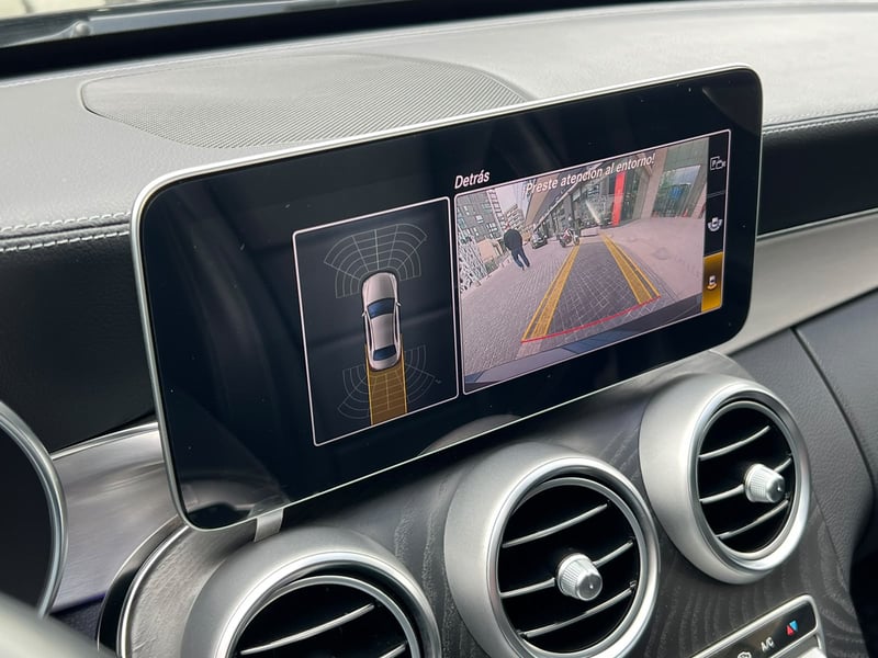 Mercedes-Benz C300 2022 - Imagen 16 de 20
