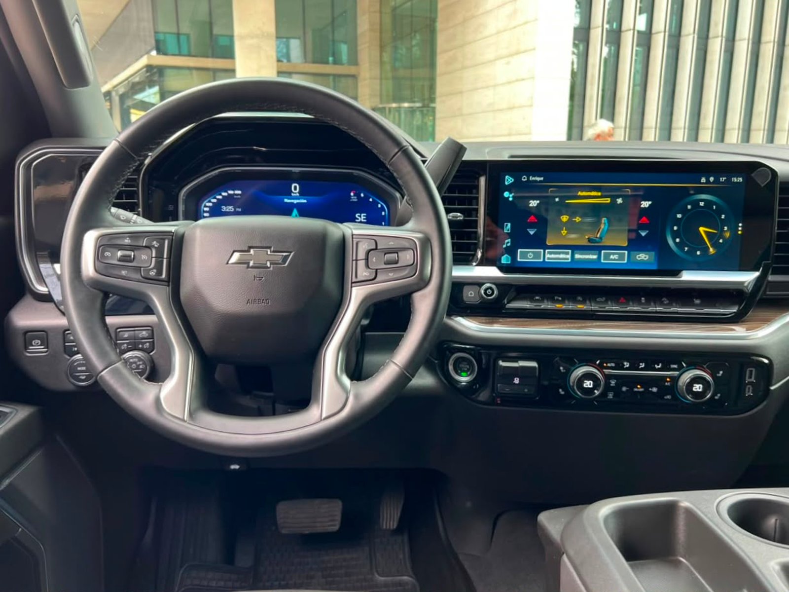 Chevrolet SILVERADO 2024 - Imagen 12 de 20