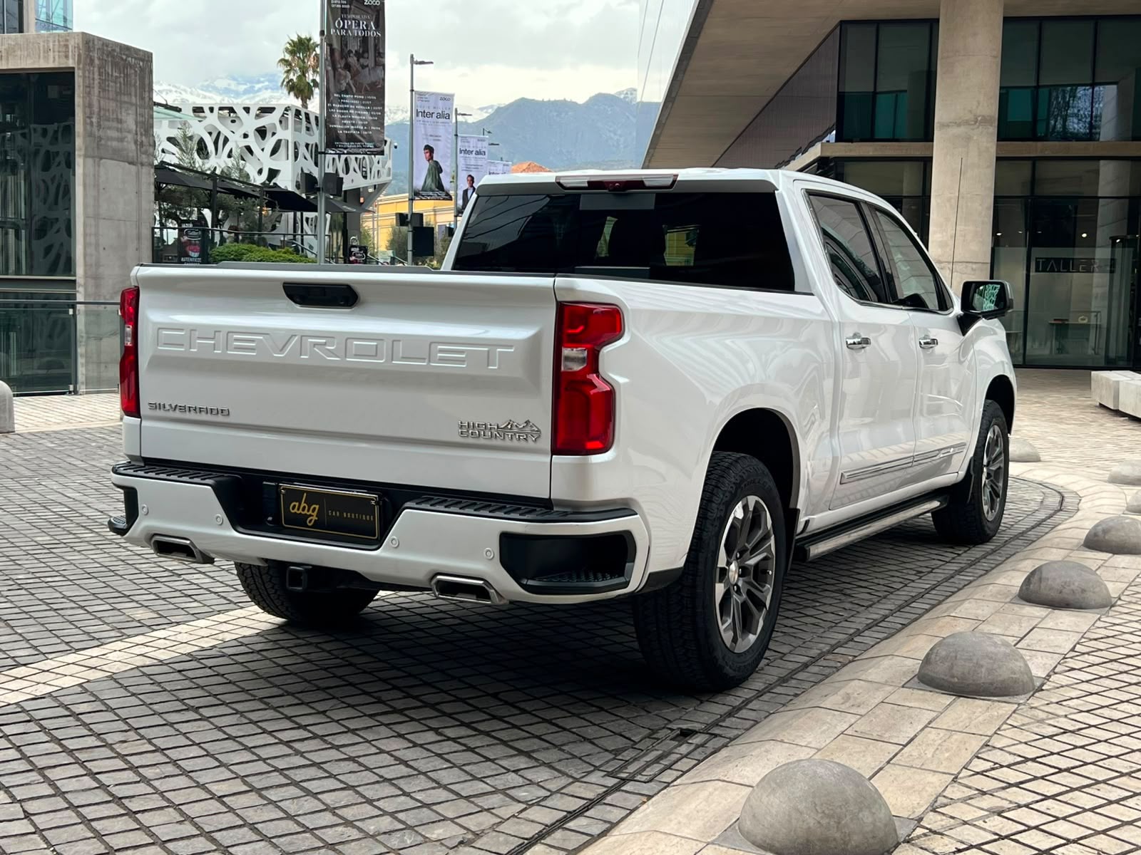Chevrolet SILVERADO 2024 - Imagen 4 de 20