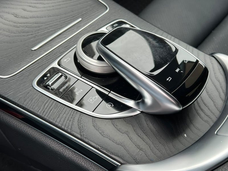 Mercedes-Benz C300 2022 - Imagen 18 de 20