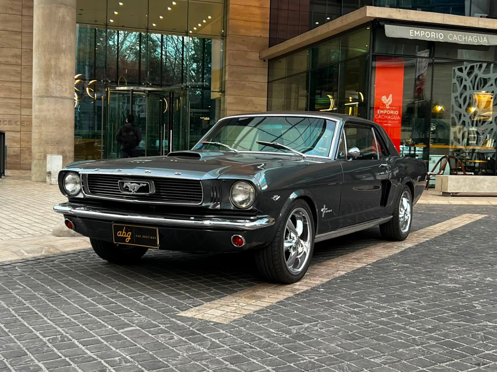 Ford MUSTANG 1966 - Foto 3 de 20