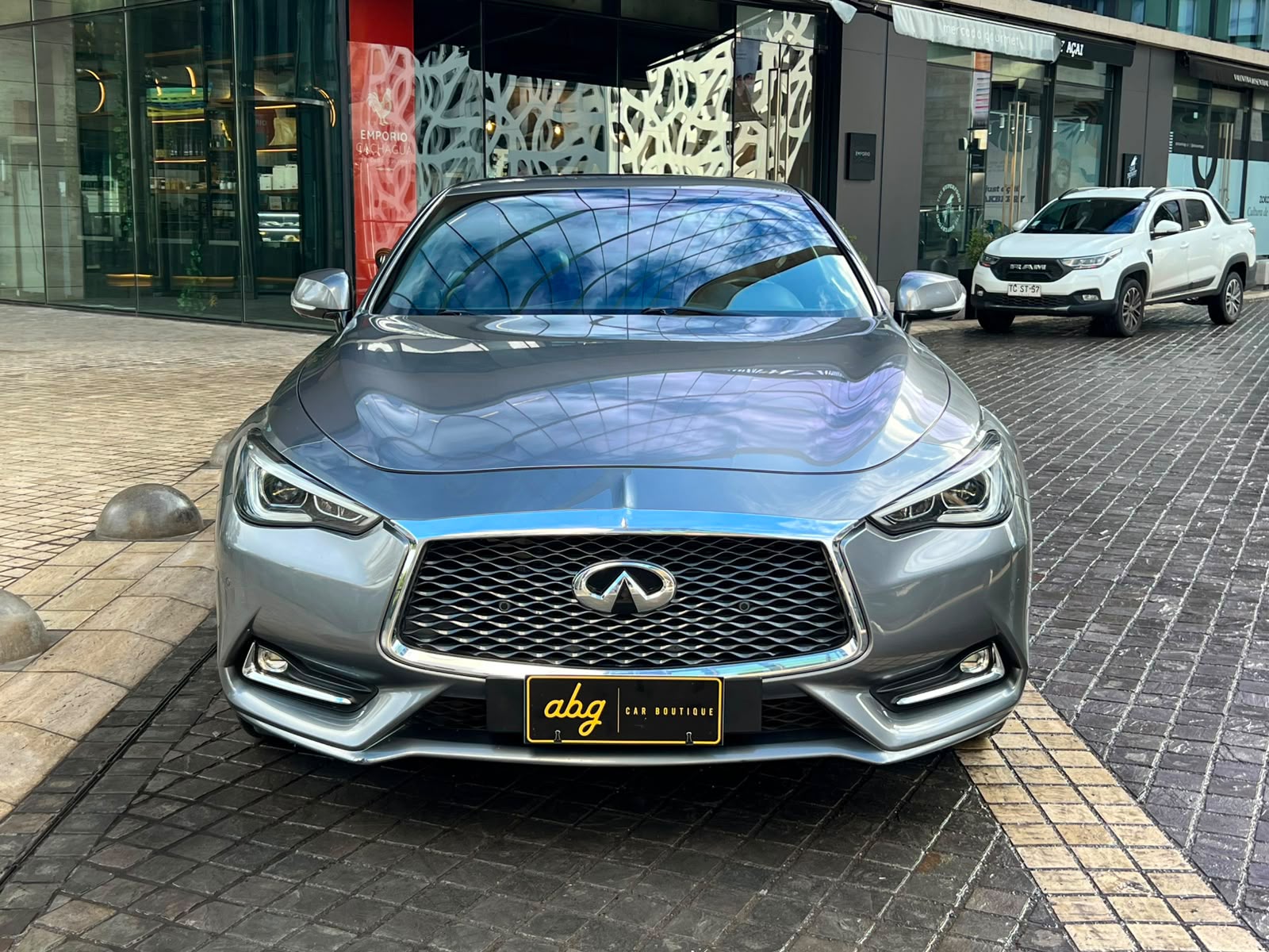 Infiniti Q60 2018 - Foto 2 de 20