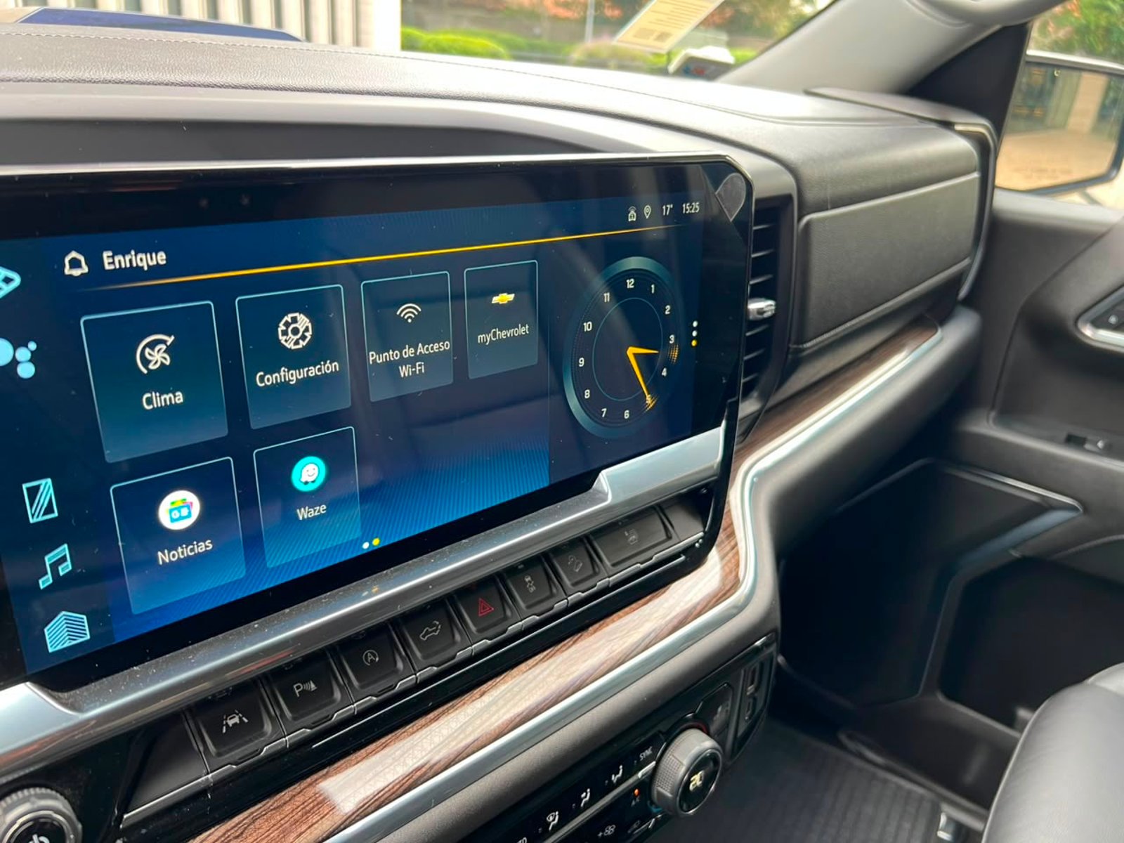 Chevrolet SILVERADO 2024 - Imagen 18 de 20
