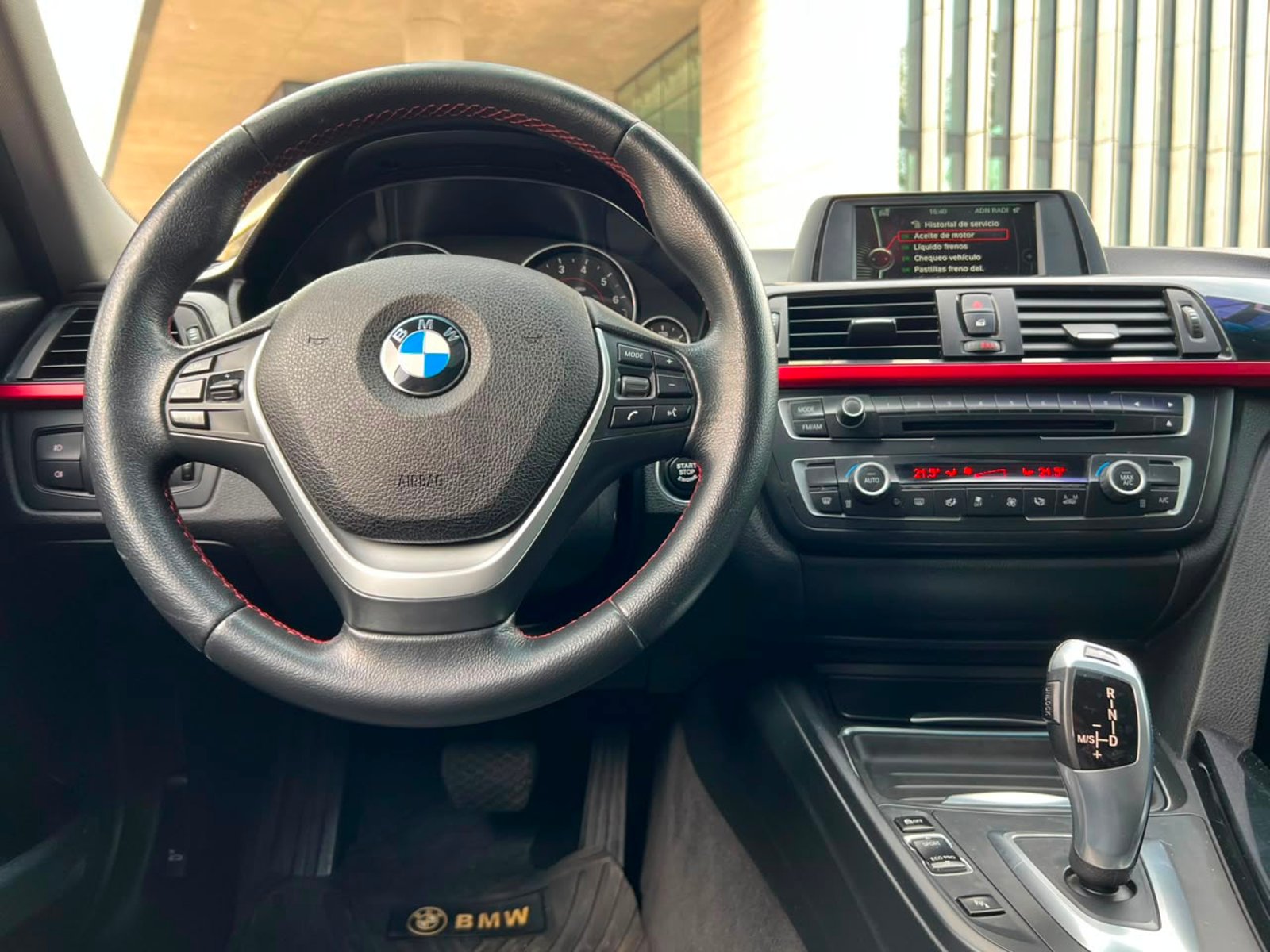 BMW 320 2014 - Imagen 11 de 20