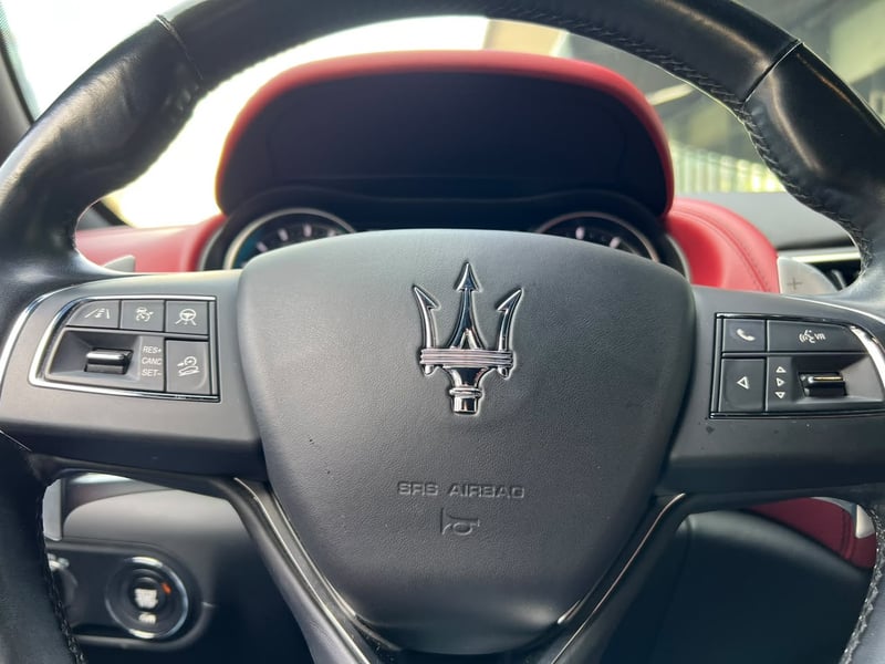 Maserati LEVANTE 2022 - Imagen 13 de 20