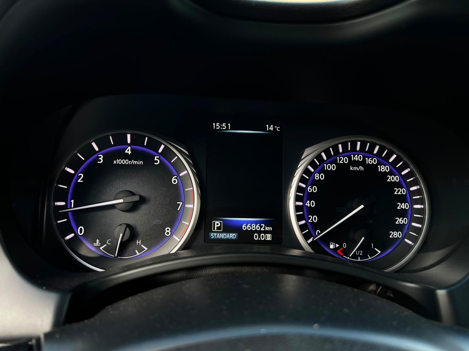 Infiniti Q60 2018 - Imagen 13 de 20
