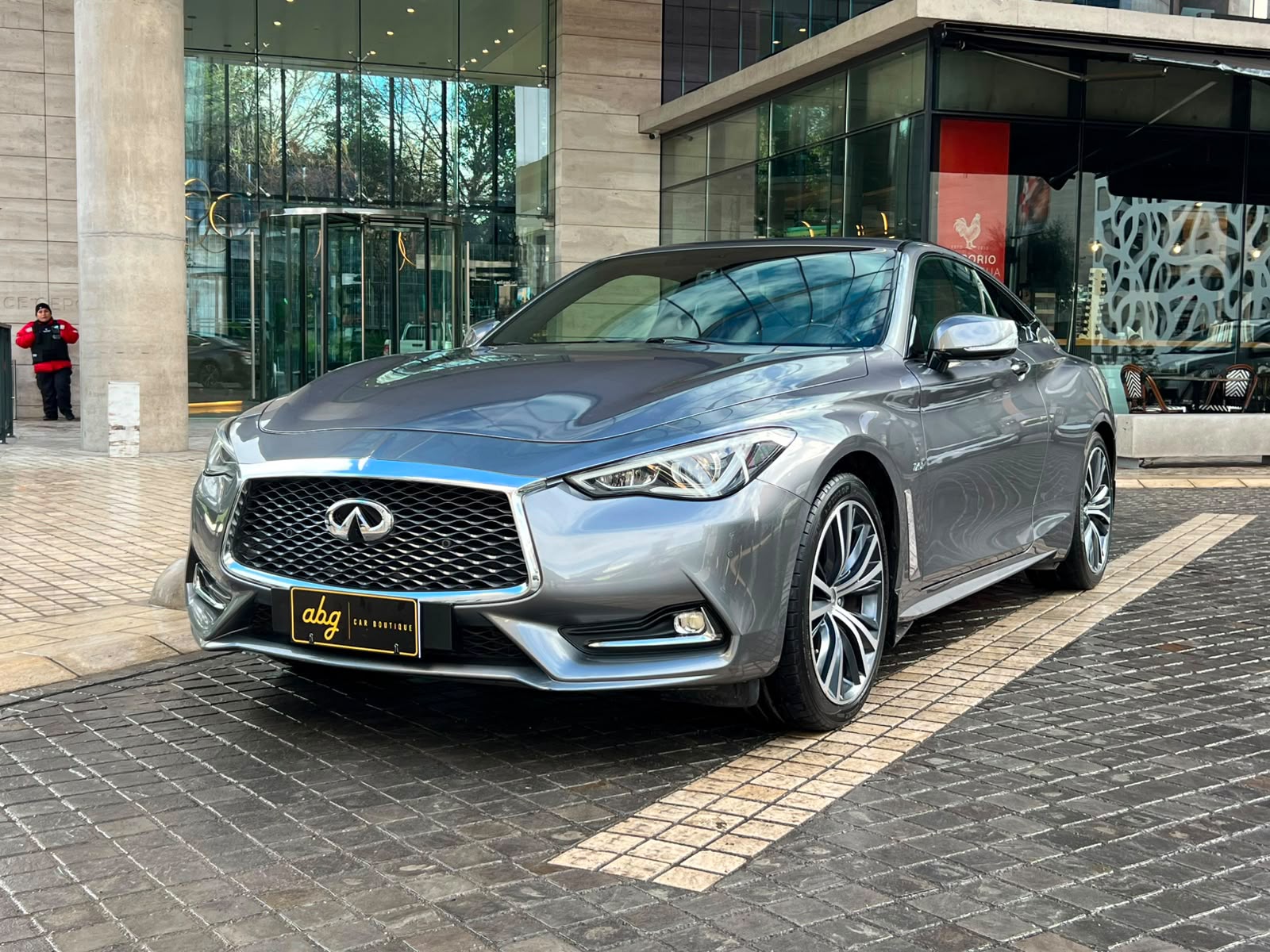 Infiniti Q60 2018 - Imagen 3 de 20