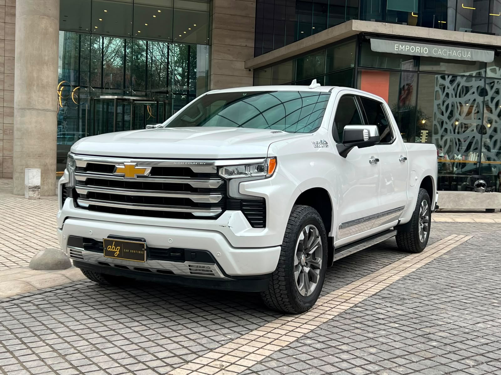 Chevrolet SILVERADO 2024 - Imagen 3 de 20