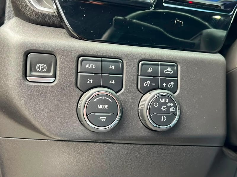 Chevrolet SILVERADO 2024 - Imagen 14 de 20