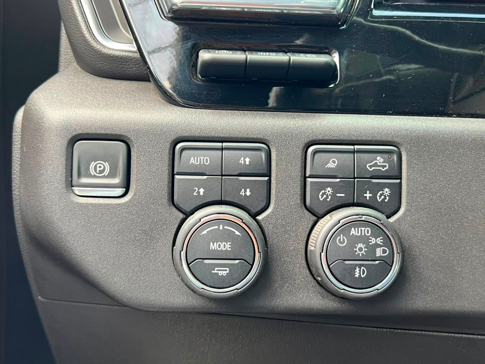 Chevrolet SILVERADO 2024 - Imagen 15 de 20