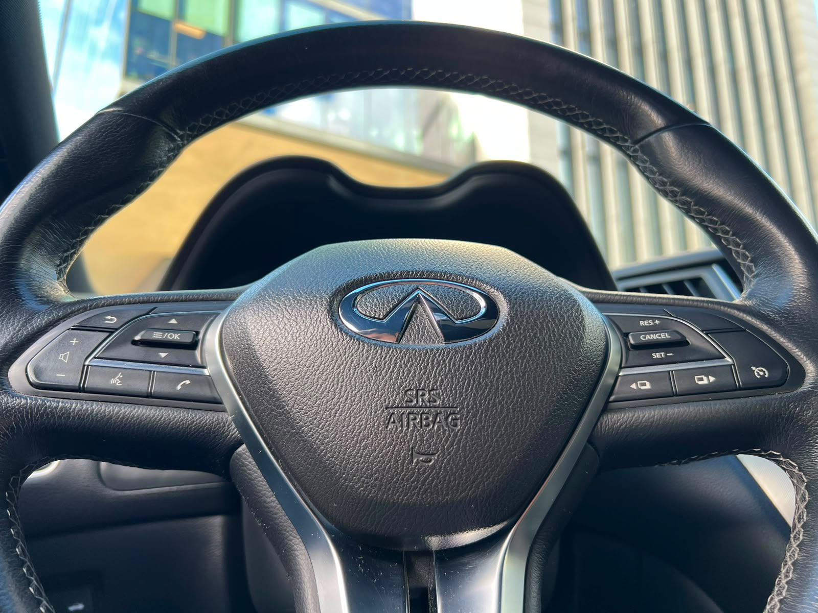 Infiniti Q60 2018 - Imagen 12 de 20