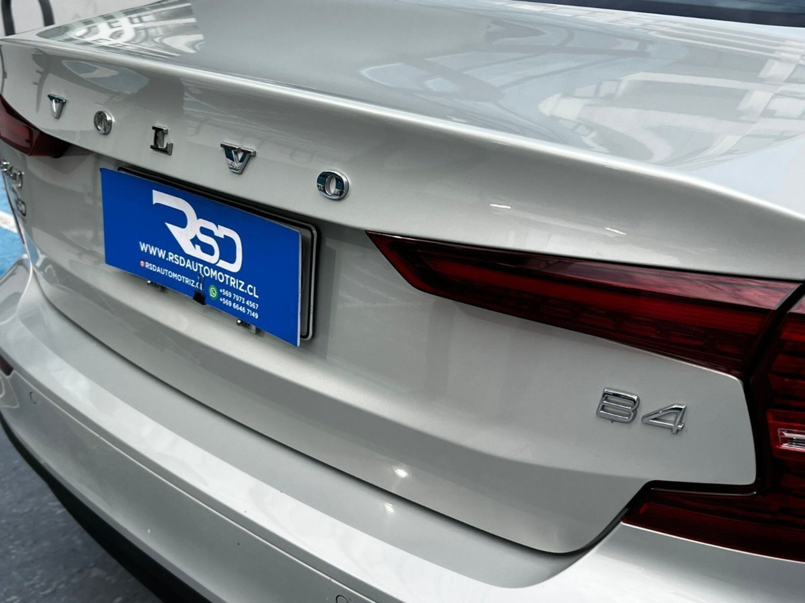 Volvo S60 MOMENTUM B4 2.0 2022 - Imagen 8 de 10