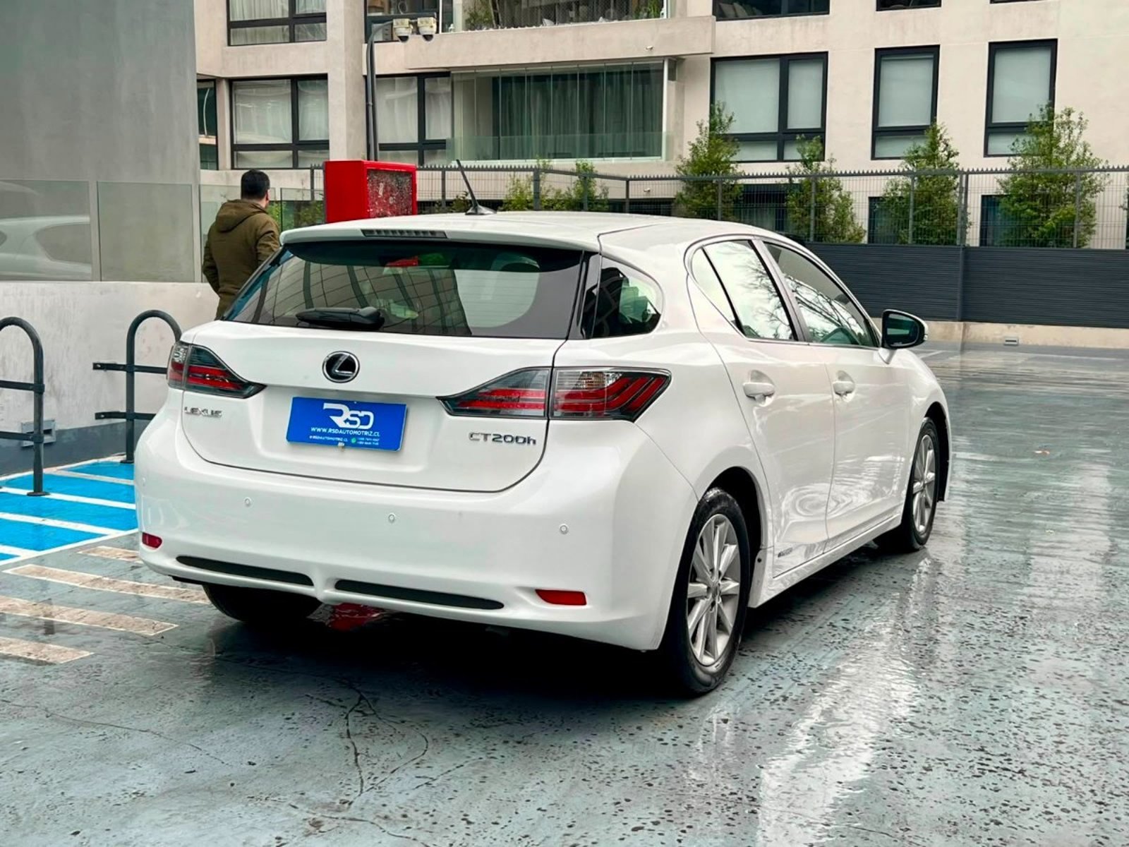 Lexus CT200H 1.8 AT 2012 - Imagen 4 de 10