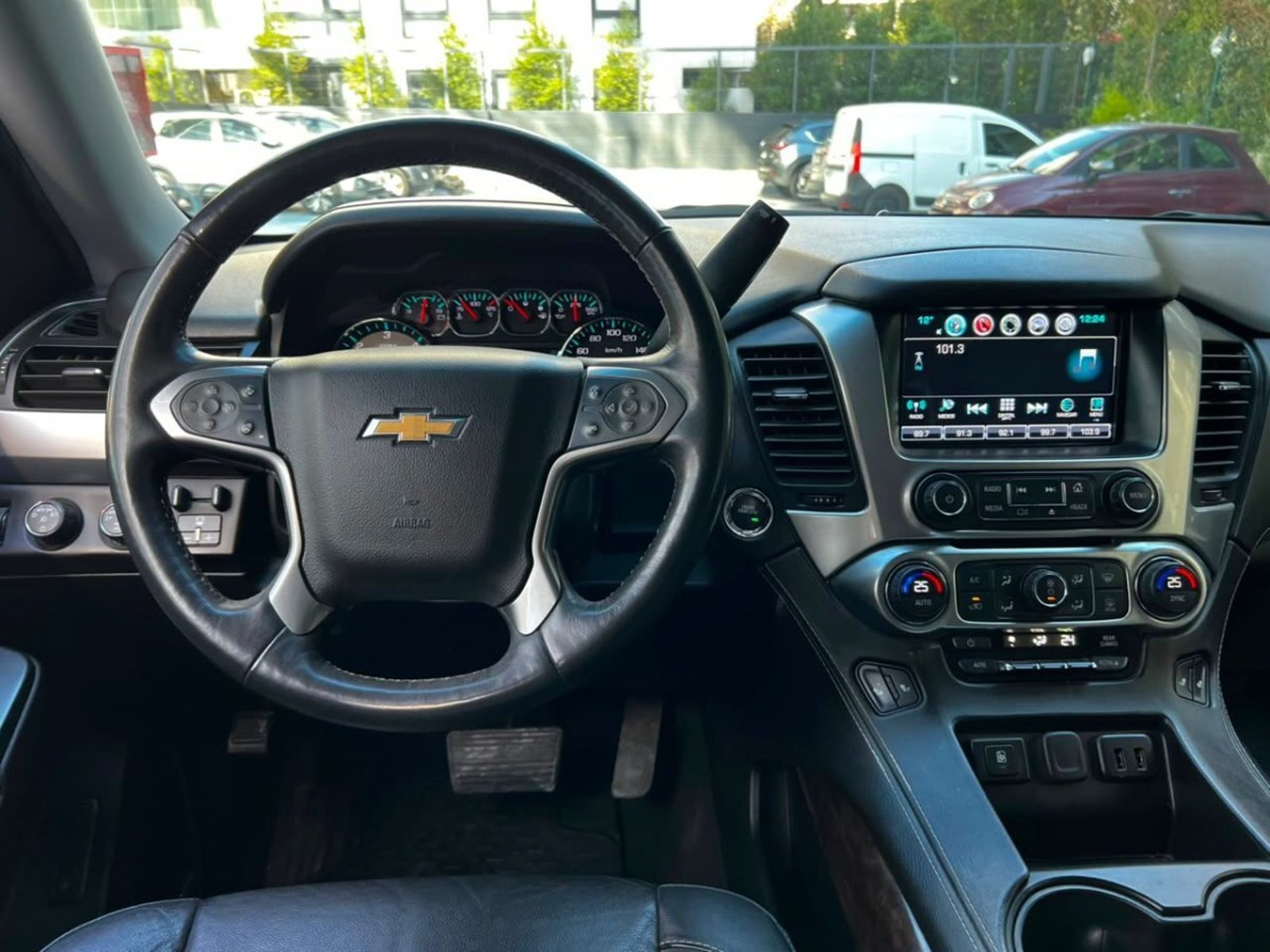 Chevrolet SUBURBAN LT 4WD 5.3 2017 - Imagen 10 de 10