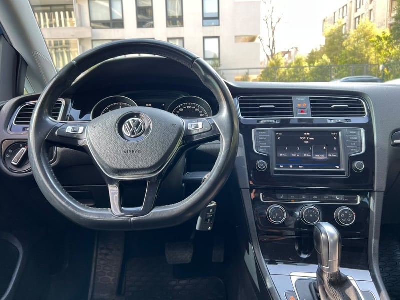 Volkswagen GOLF COMFORTLINE 2.0 TDI DSG 2018 - Imagen 10 de 10
