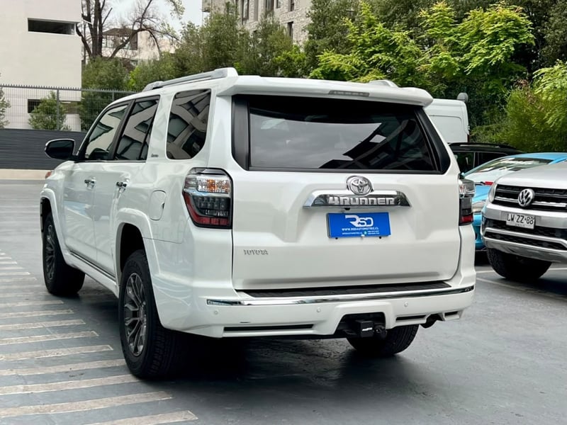 Toyota 4 RUNNER LIMITED 4x4 2023 - Imagen 6 de 10