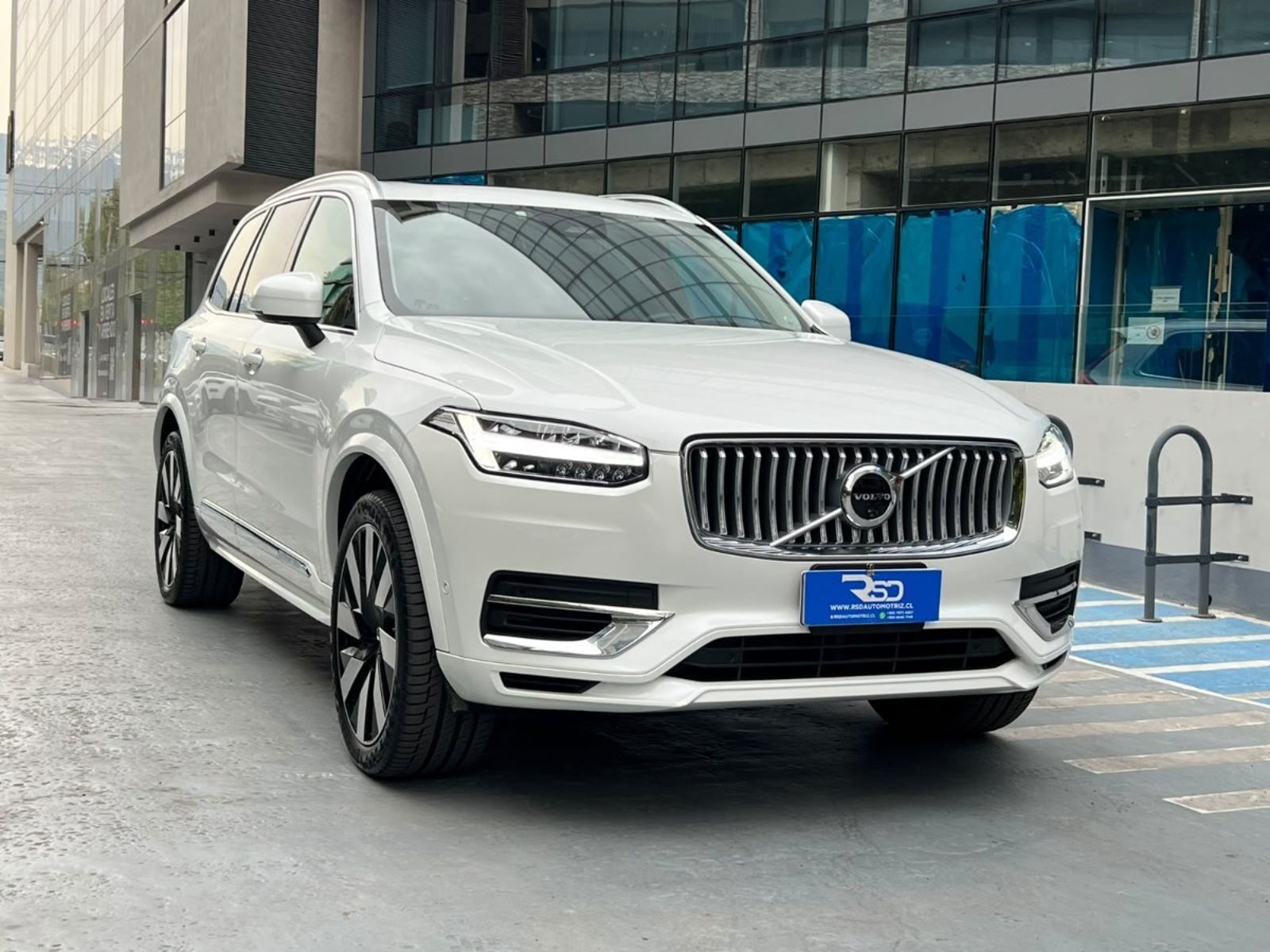 Volvo XC90 T8 RECHARGE AWD 2.0 2024 - Foto 3 de 10