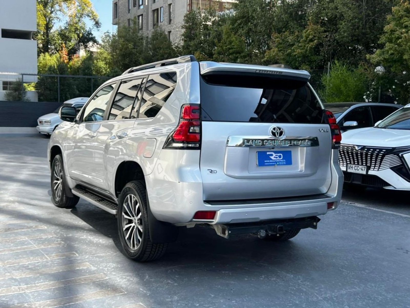 Toyota LAND CRUISER PRADO VXL 4.0 2023 - Imagen 6 de 10
