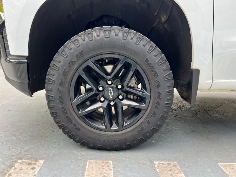 Chevrolet SILVERADO LT TRAIL BOSS 2021 - Imagen 7 de 10