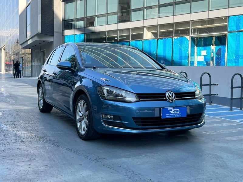 Volkswagen GOLF COMFORTLINE 2.0 TDI DSG 2018 - Imagen 3 de 10