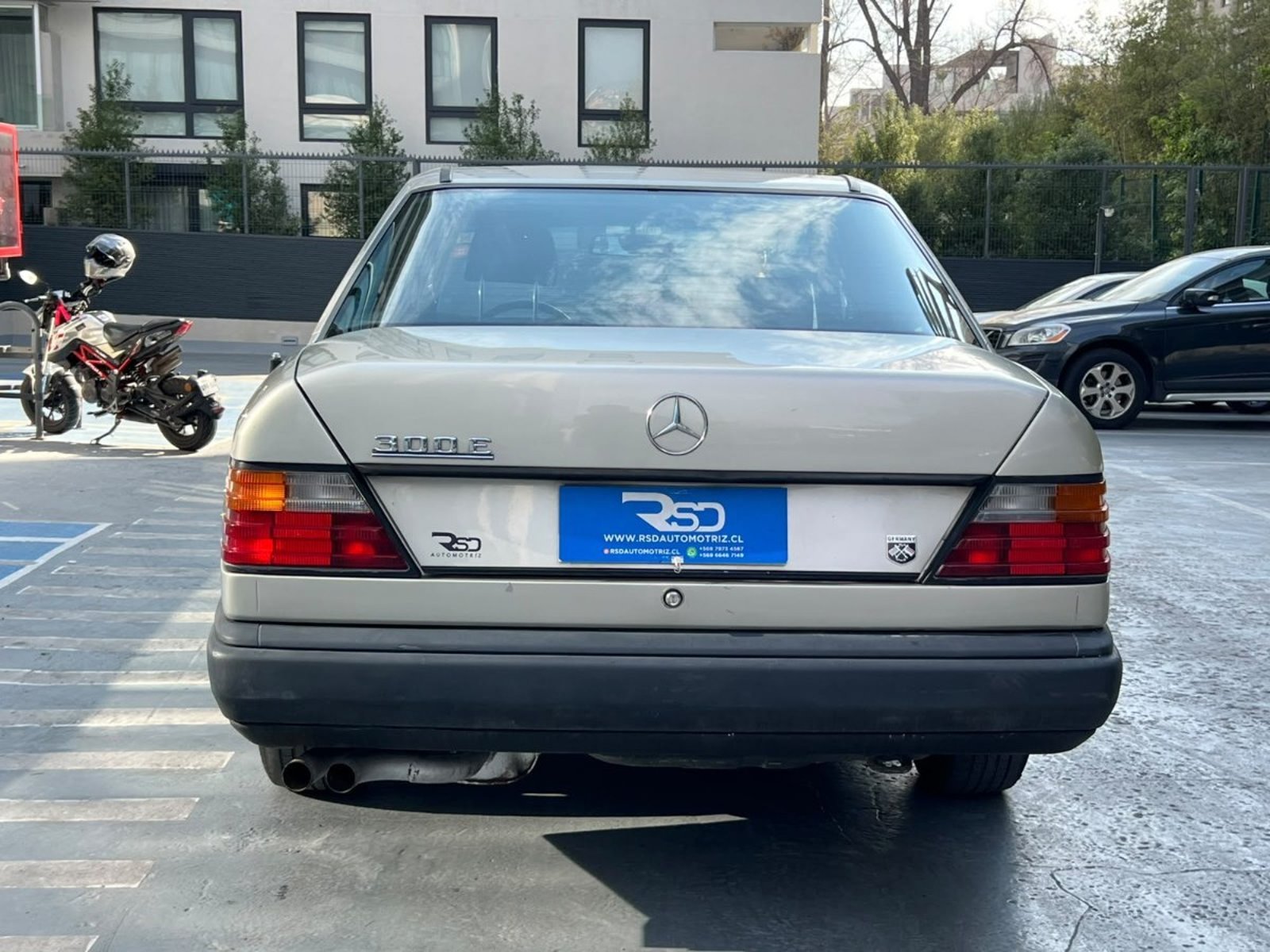 Mercedes-Benz 300E W124 1985 - Foto 5 de 10