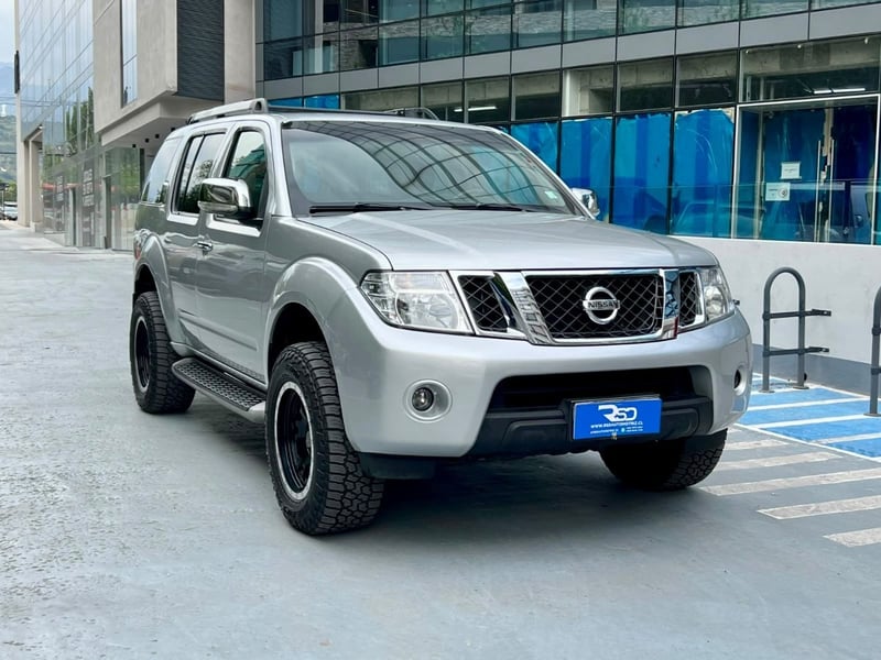 Nissan PATHFINDER SE 4X4 AT 2.5 2012 - Imagen 3 de 10