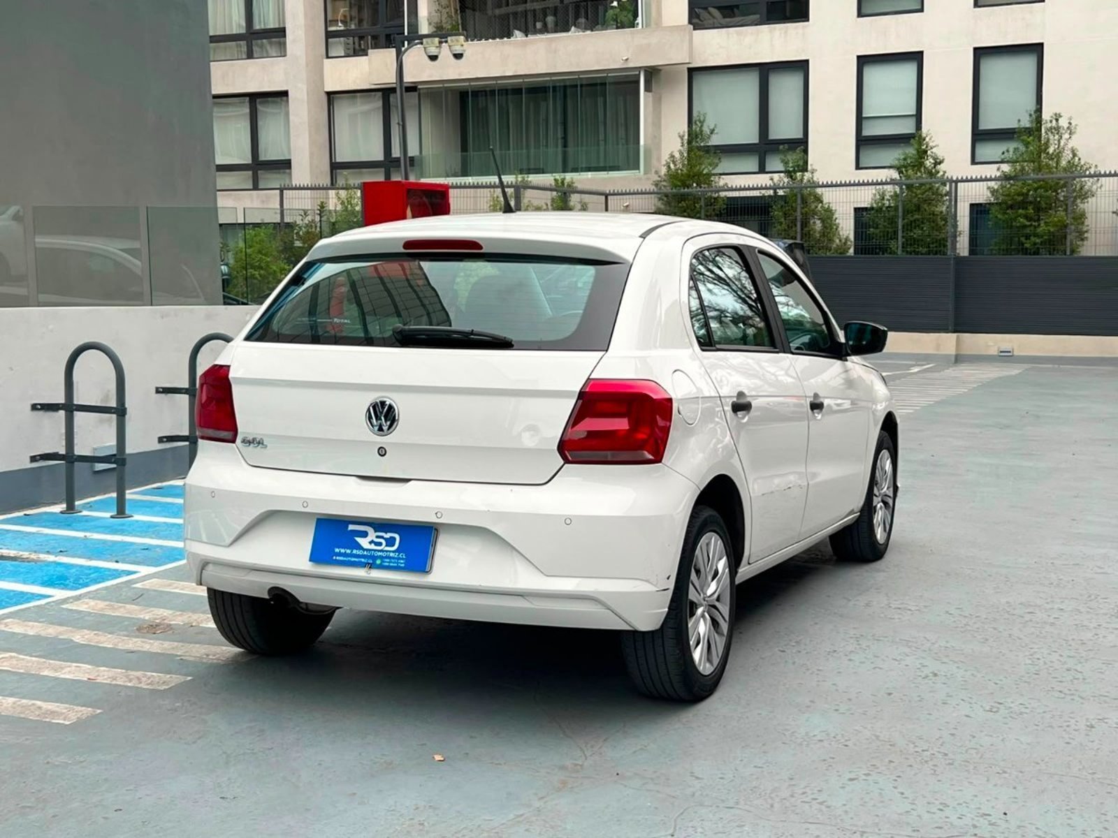 Volkswagen GOL COMFORTLINE 1.6 MT 2020 - Foto 4 de 9