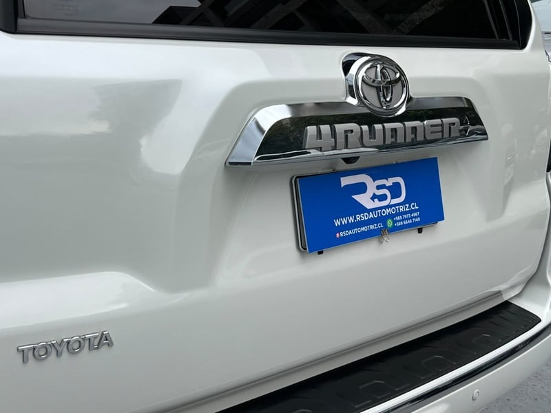 Toyota 4 RUNNER LIMITED 4x4 2023 - Imagen 8 de 10
