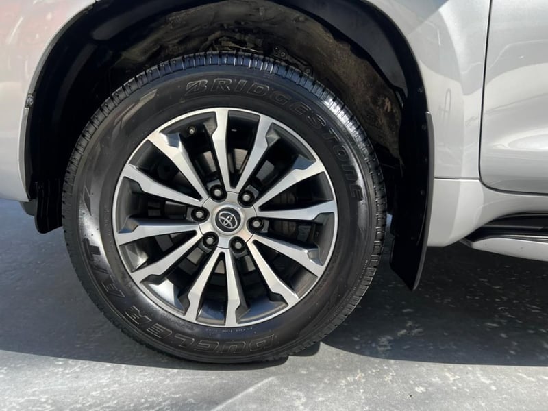 Toyota LAND CRUISER PRADO VXL 4.0 2023 - Imagen 8 de 10
