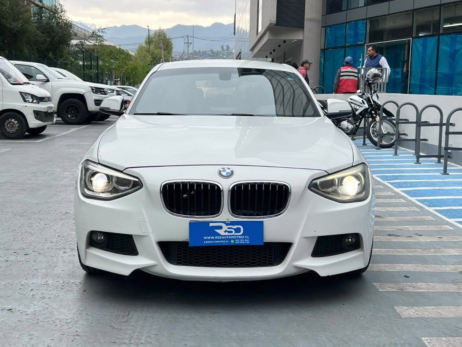 BMW 116D SPORT DIESEL 2.0 AT 2015 - Foto 2 de 10