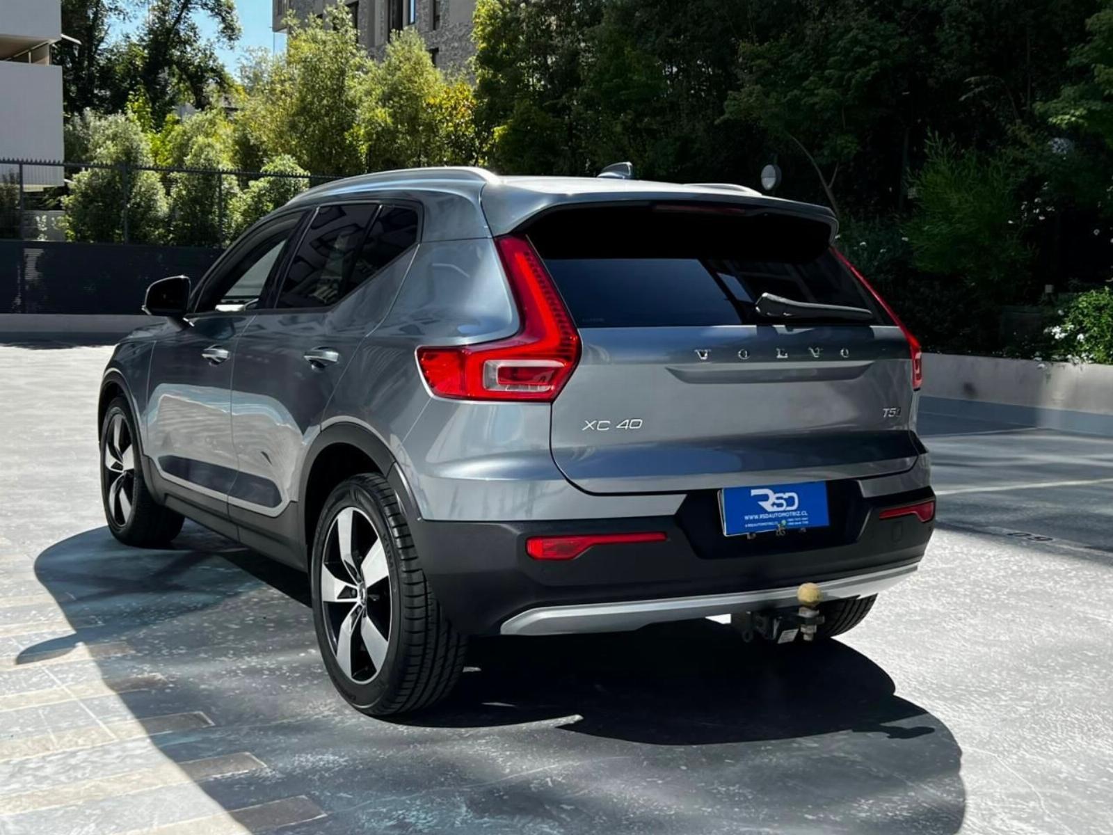 Volvo XC40 MOMENTUM T5 AWD 2.0 2018 - Imagen 6 de 10