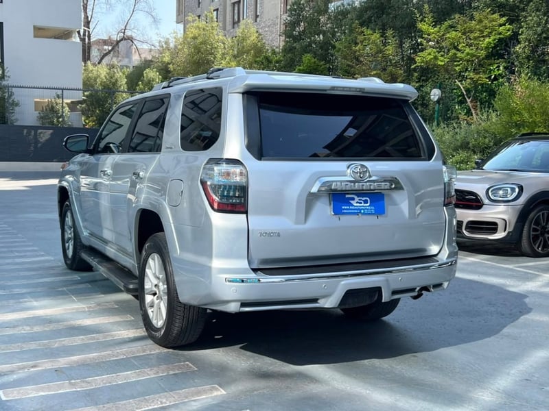 Toyota 4 RUNNER LIMITED 4X4 2017 - Imagen 6 de 10