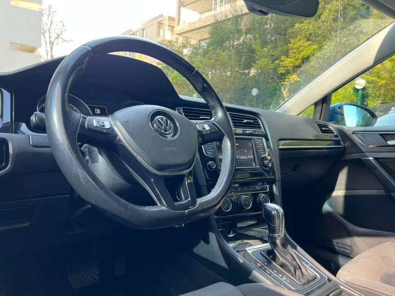 Volkswagen GOLF COMFORTLINE 2.0 TDI DSG 2018 - Imagen 9 de 10