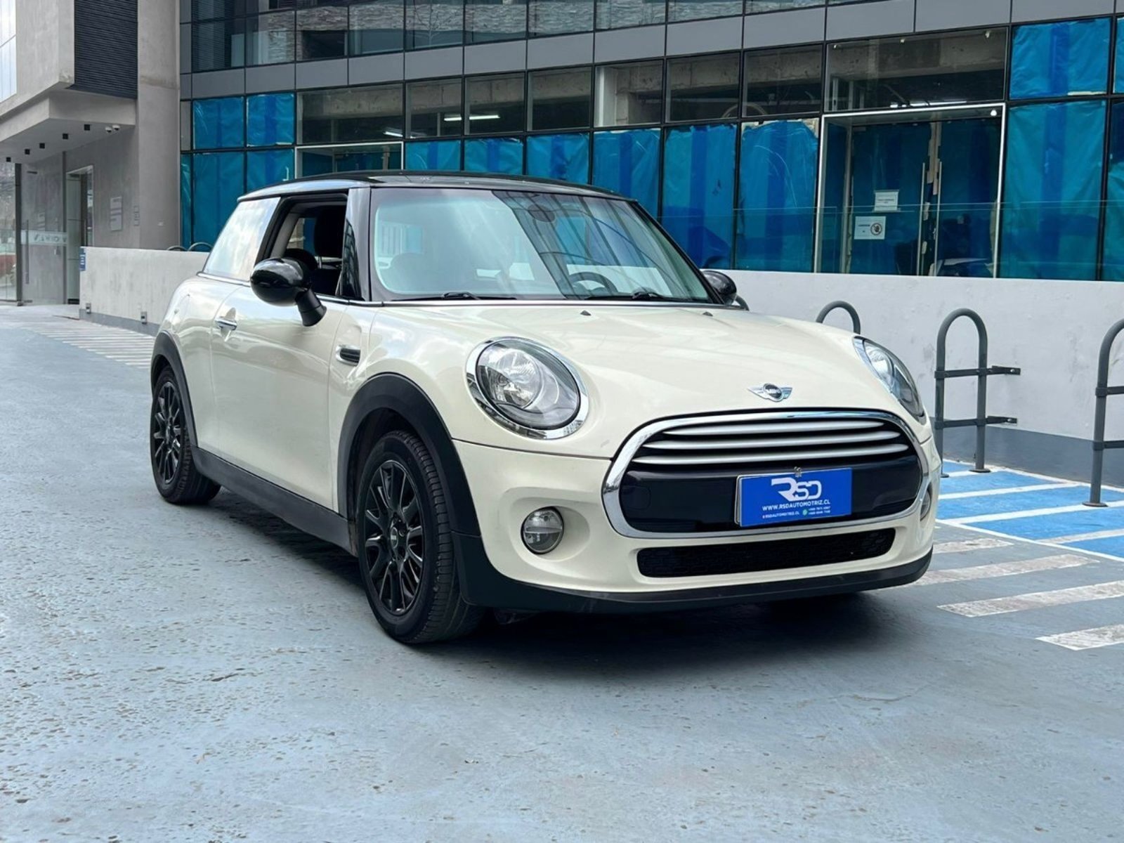 Mini COOPER F56 1.5 MT 2016 - Imagen 3 de 10